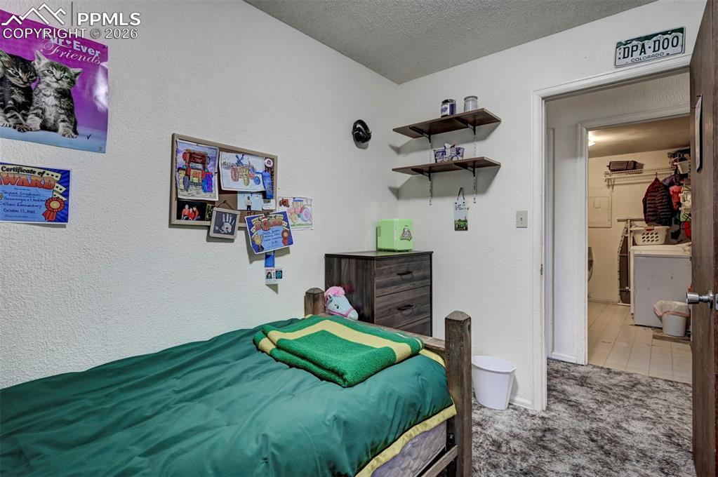 Image 19 of 41: Bedroom