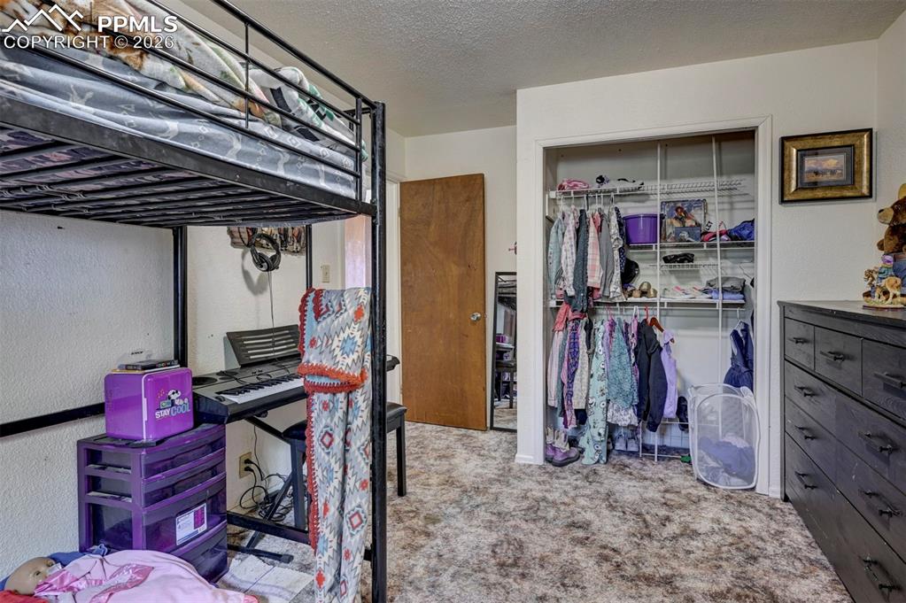 Image 23 of 41: Bedroom