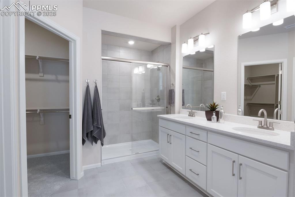 Image 14 of 21: Photos of model home