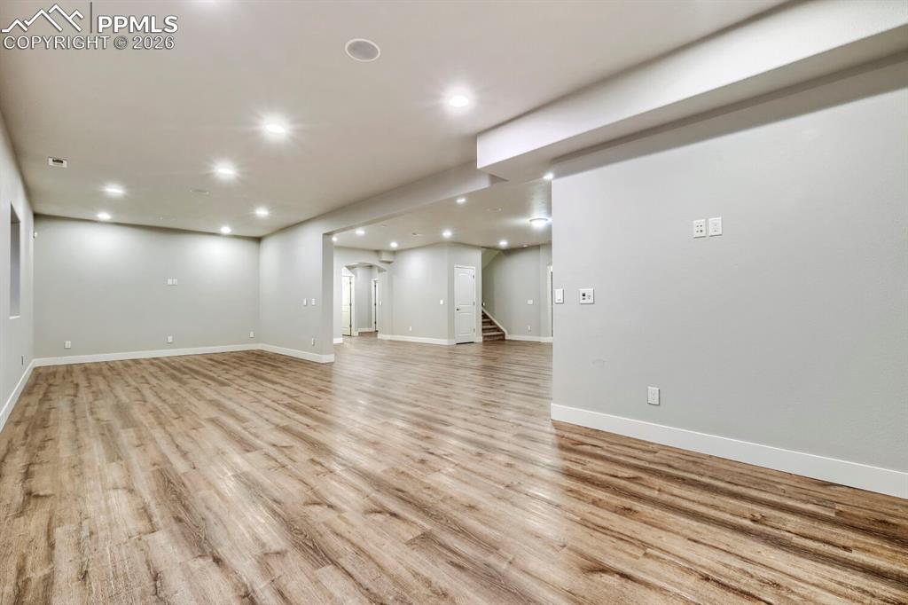 Image 15 of 31: Living Room