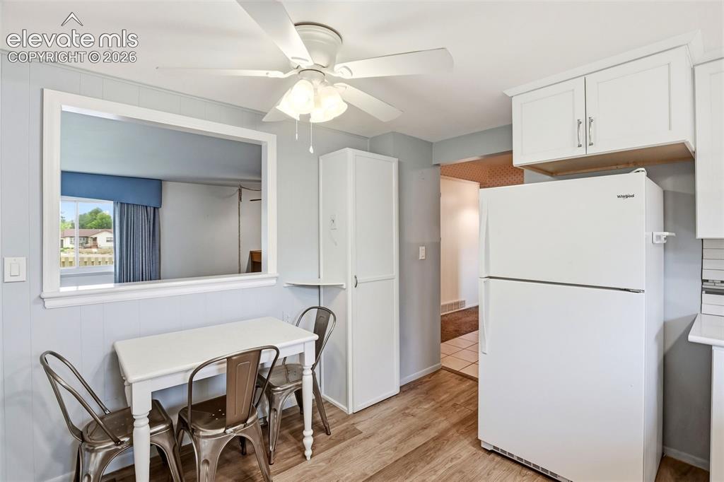 Image 4 of 38: Dining Area