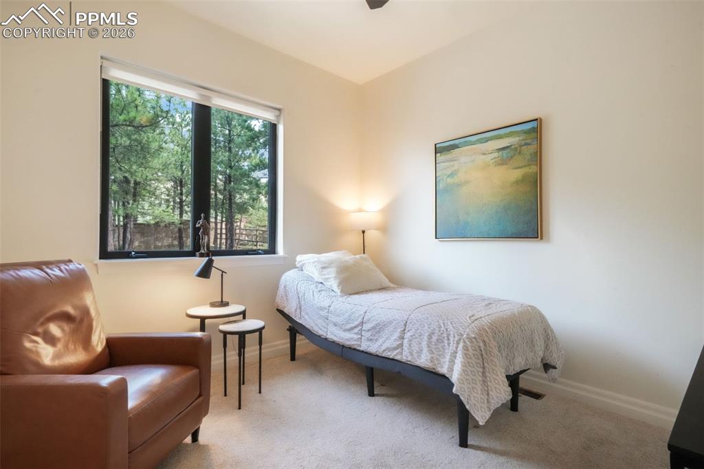 Image 24 of 49: Dining Area