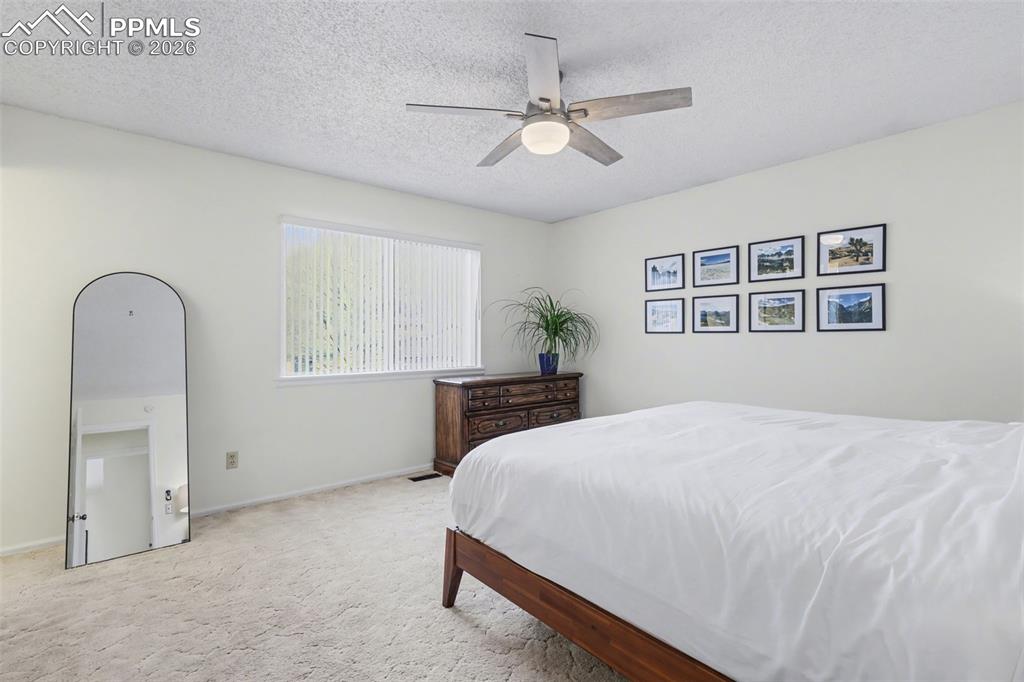 Image 16 of 40: Bedroom