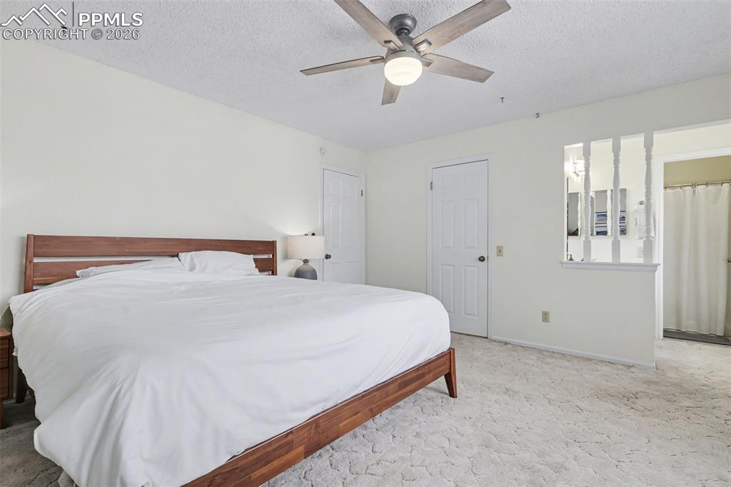 Image 18 of 40: Bedroom