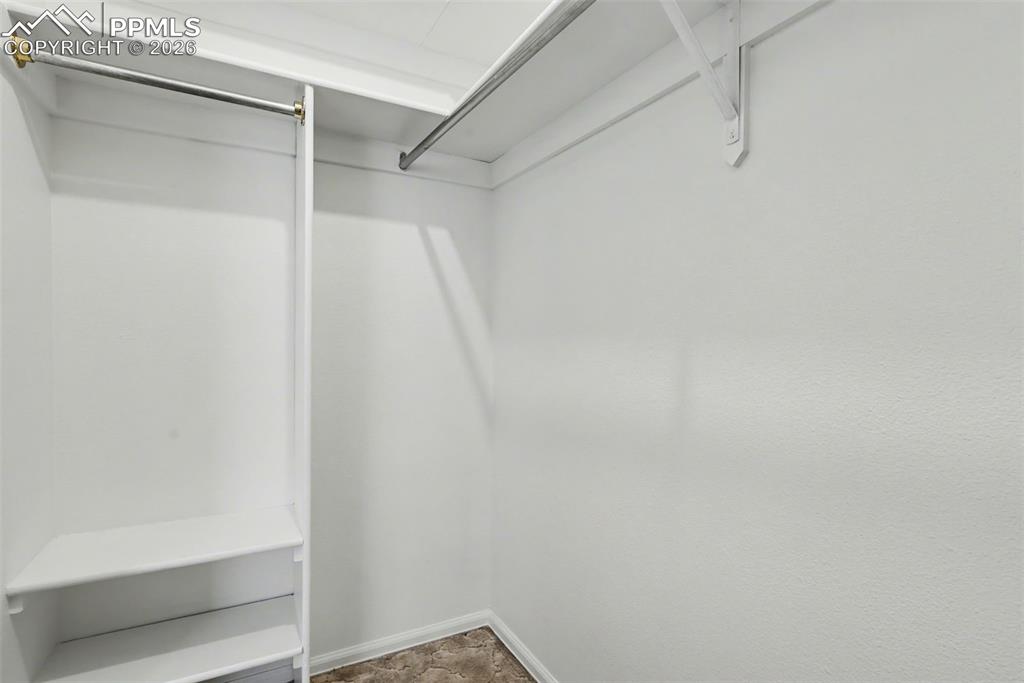 Image 19 of 40: Closet