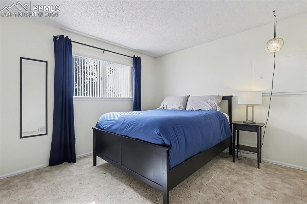 Image 21 of 40: Bedroom