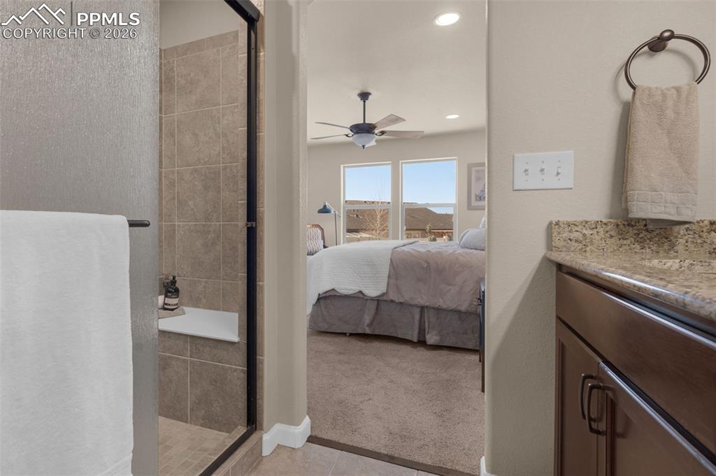 Image 24 of 45: Bathroom