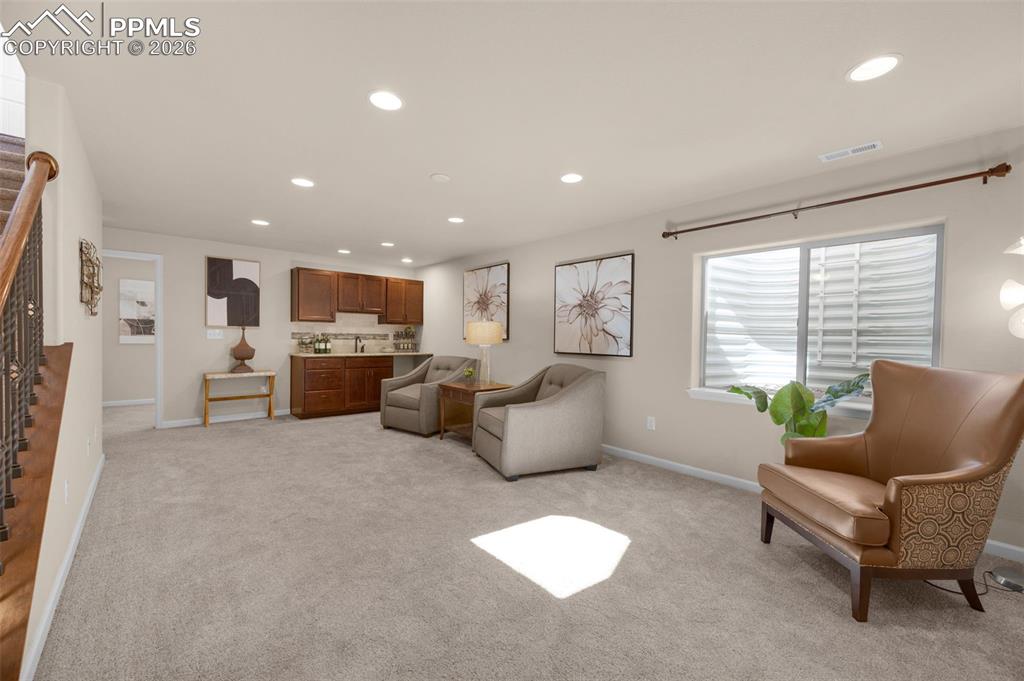 Image 26 of 45: Living Room