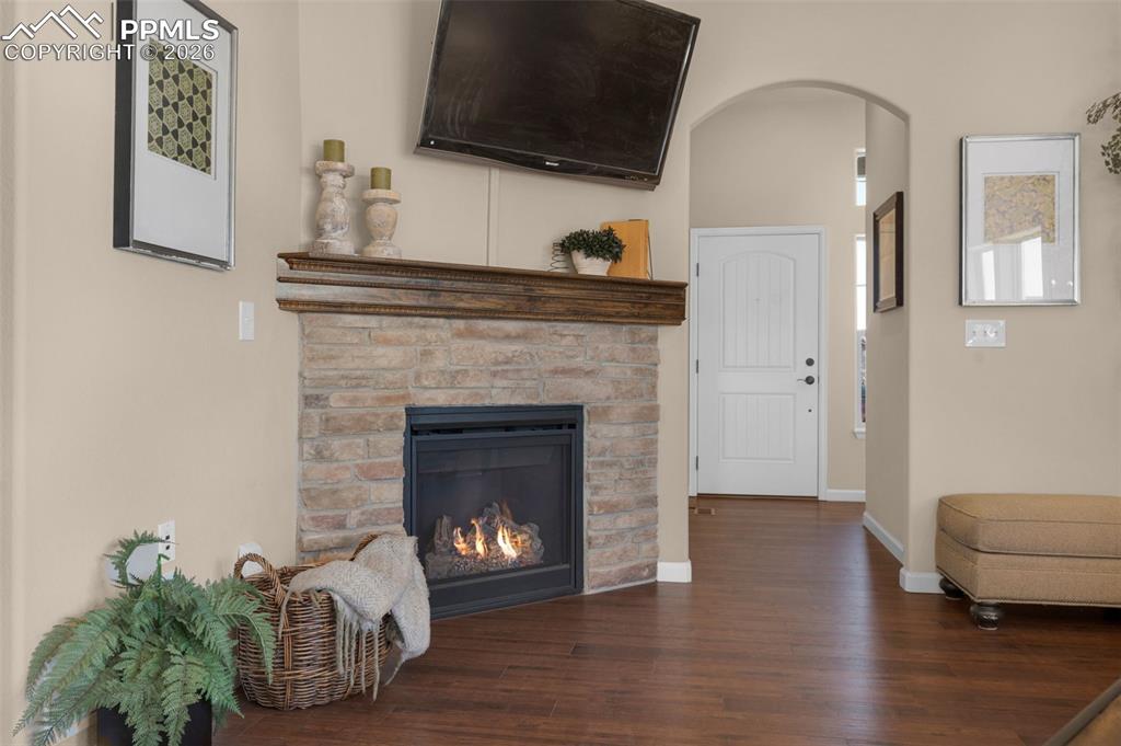 Image 5 of 45: Living Room