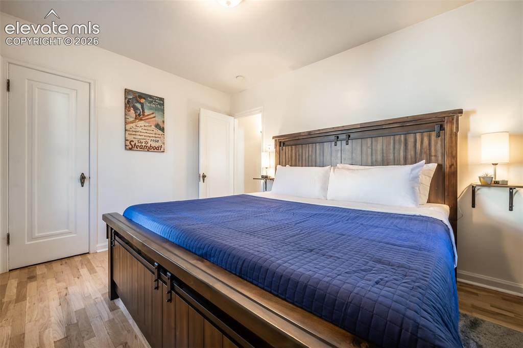 Image 10 of 39: Bedroom
