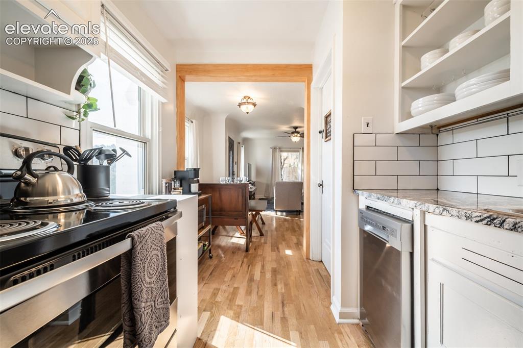 Image 8 of 39: Kitchen