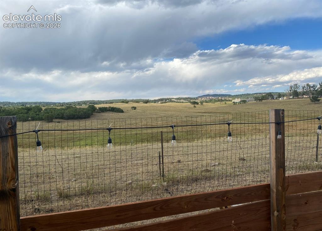 Image 9 of 11: BACKS TO OPEN SPACE
