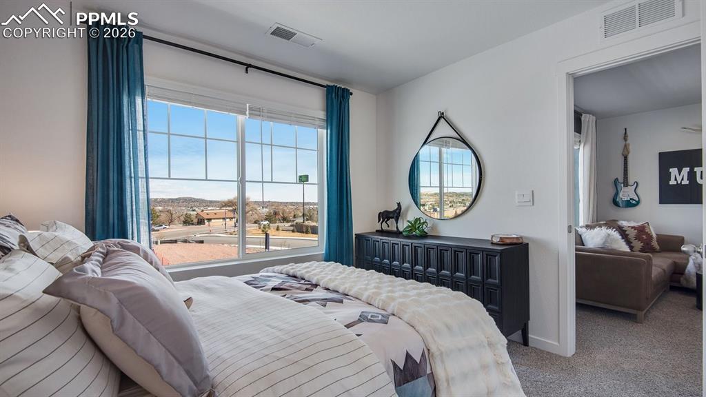 Image 21 of 34: Bedroom