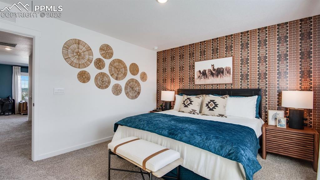 Image 30 of 34: Bedroom