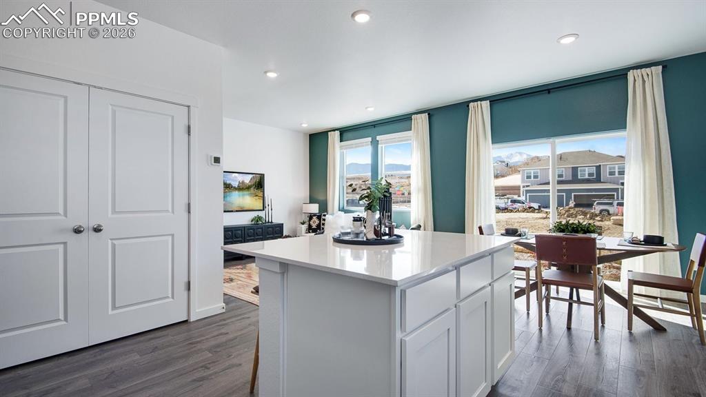 Image 4 of 34: Kitchen