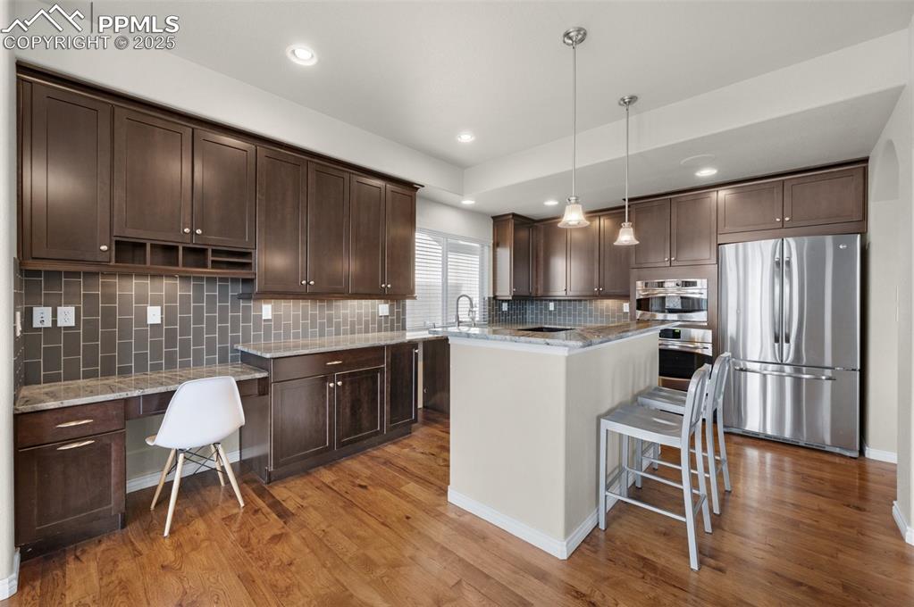 Image 15 of 48: Kitchen