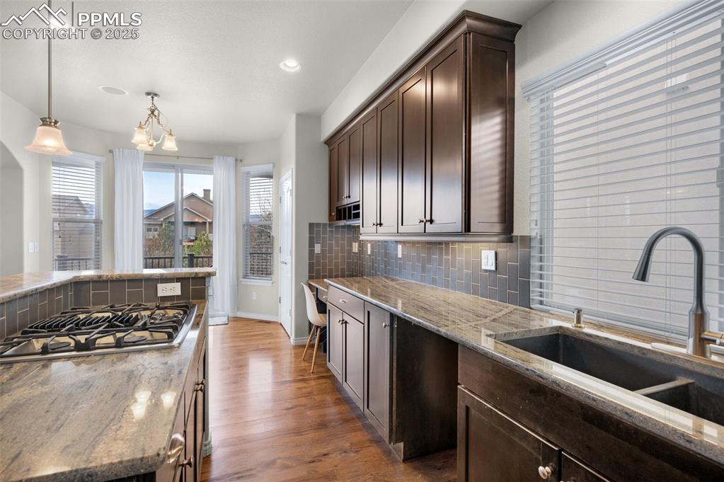 Image 17 of 48: Kitchen