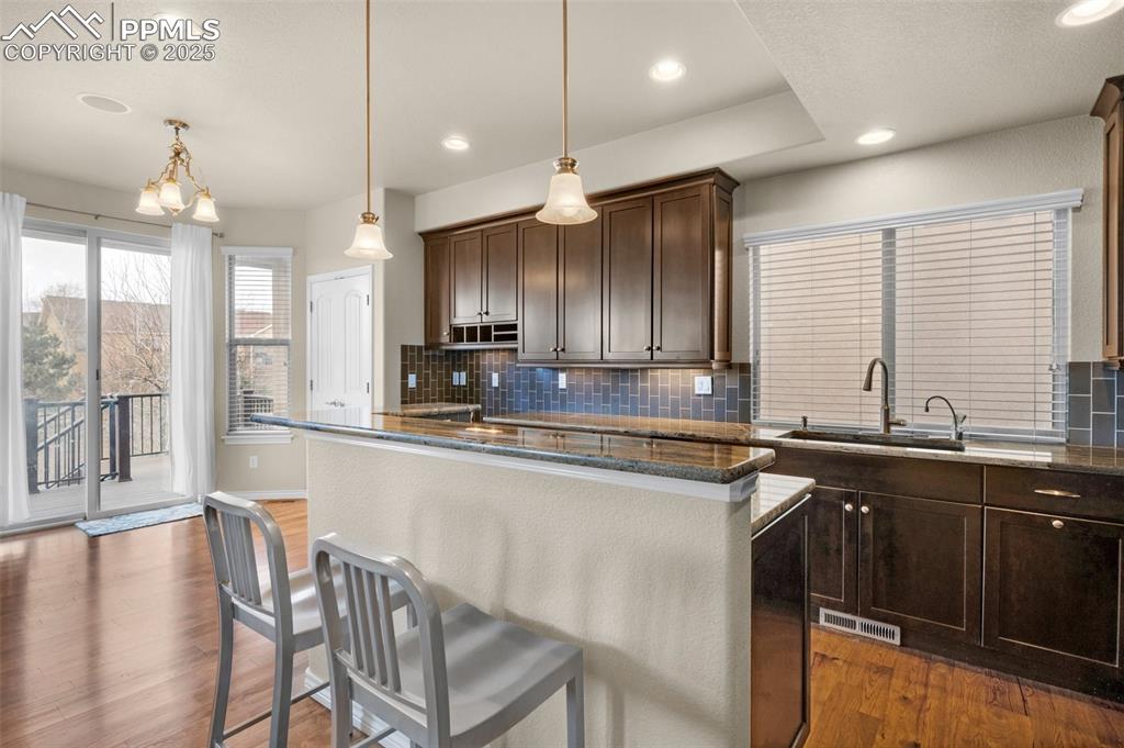 Image 18 of 48: Kitchen