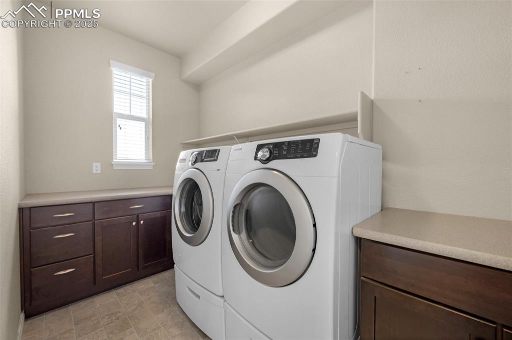 Image 21 of 48: Laundry