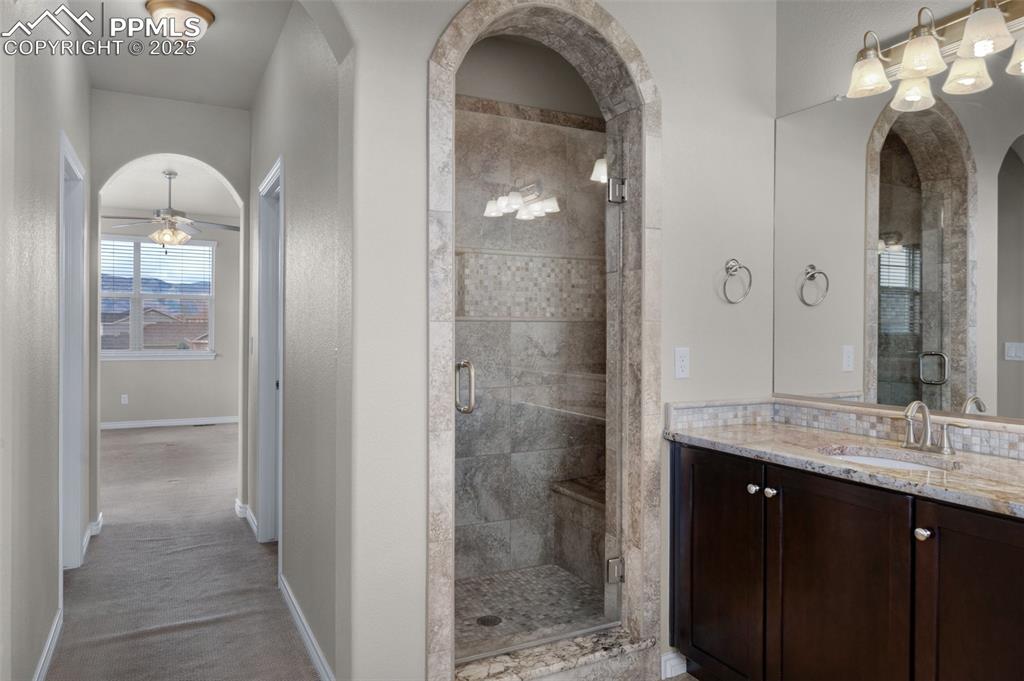 Image 28 of 48: Bathroom