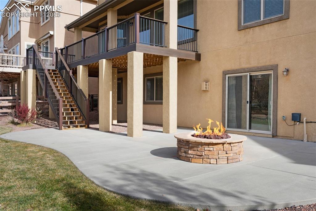 Image 46 of 48: Entry