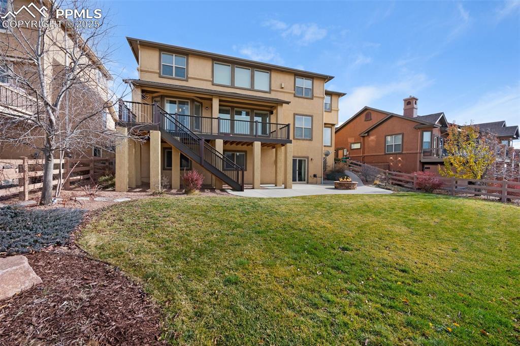 Image 48 of 48: Back of Structure