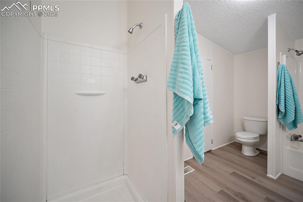 Image 12 of 34: Freestanding shower