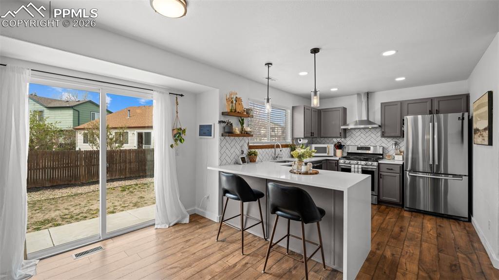 Image 10 of 34: Kitchen