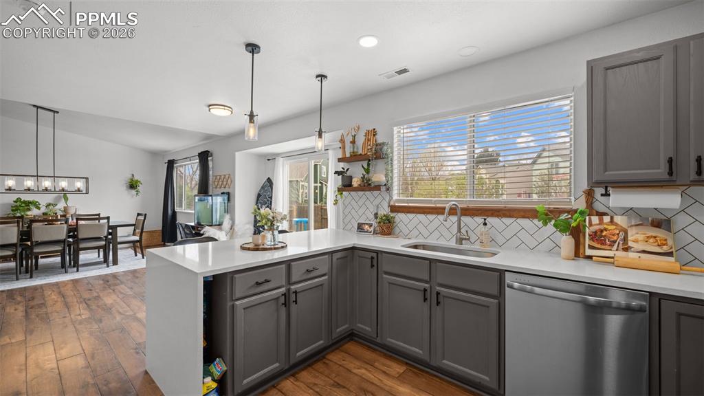 Image 13 of 34: Kitchen