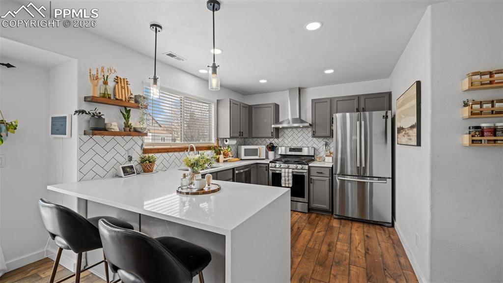 Image 14 of 34: Kitchen