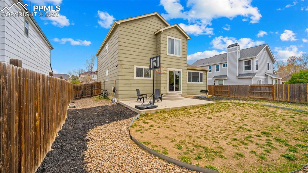 Image 26 of 34: Back of Structure