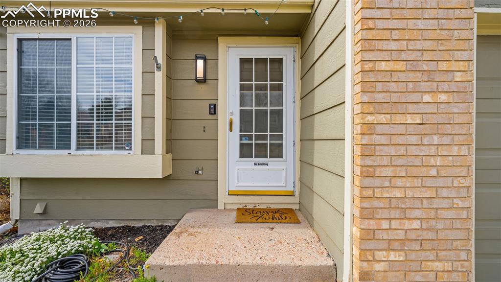 Image 3 of 34: Entry