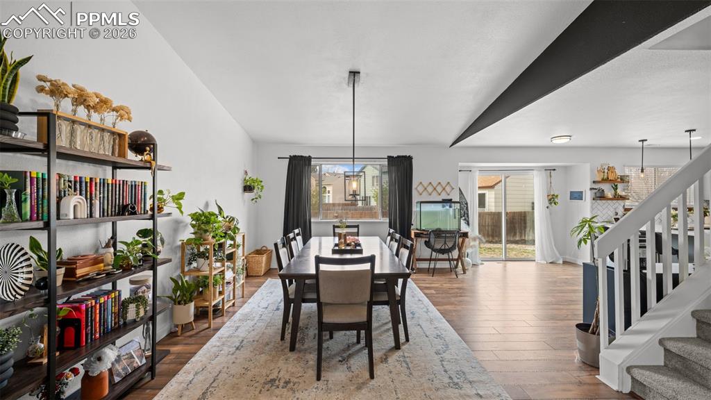 Image 6 of 34: Dining Area