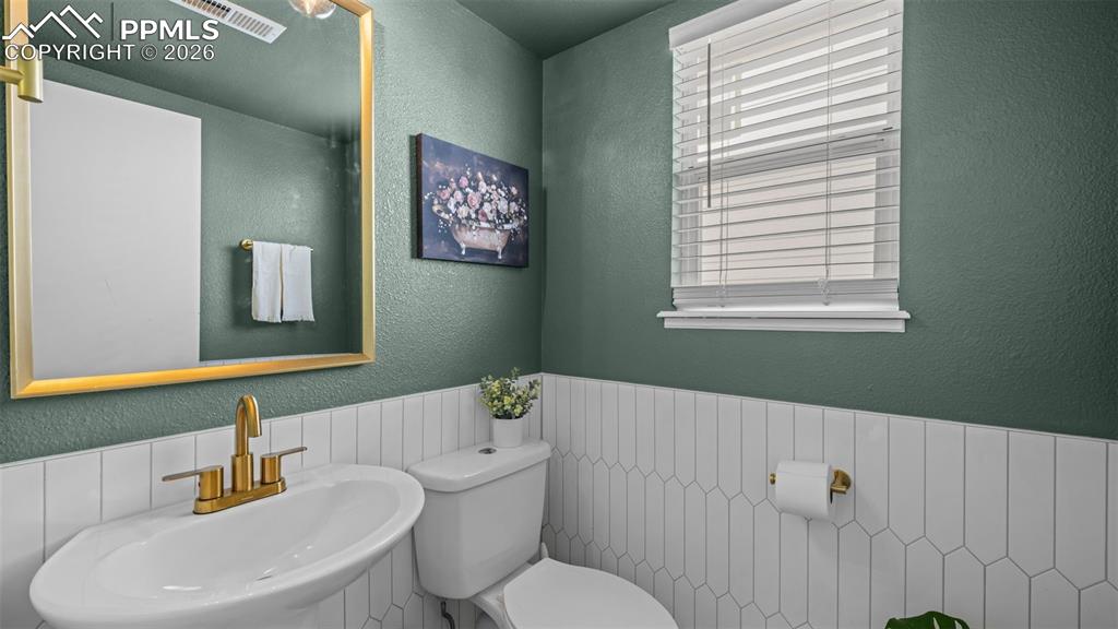 Image 9 of 34: Bathroom