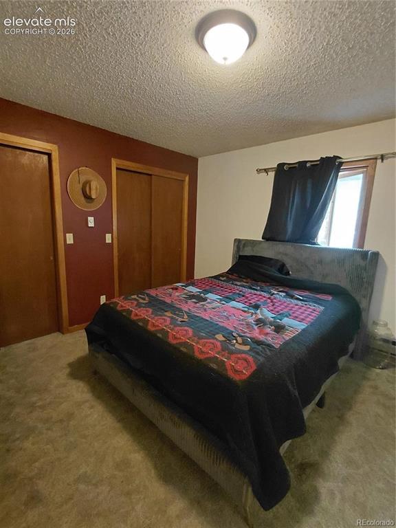 Image 7 of 28: Bedroom