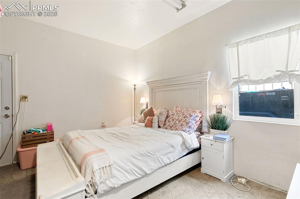 Image 16 of 38: View of bedroom