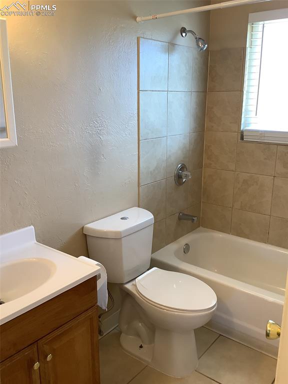Image 13 of 29: Bathroom
