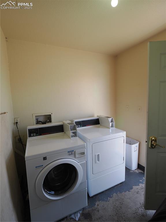 Image 23 of 29: Laundry