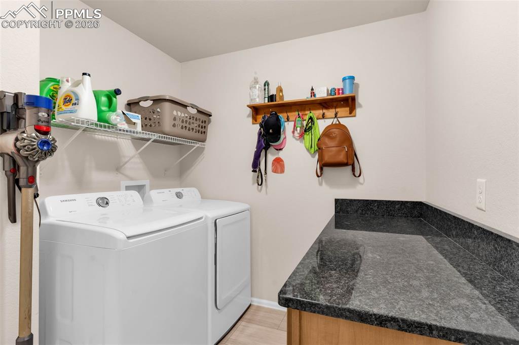 Image 27 of 50: Laundry