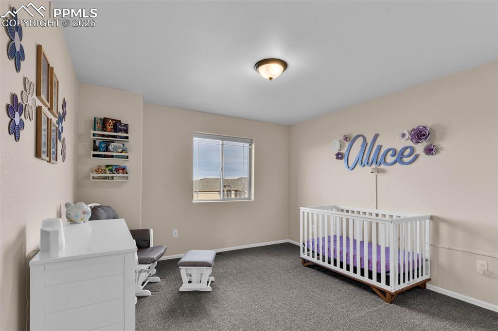 Image 36 of 50: Bedroom