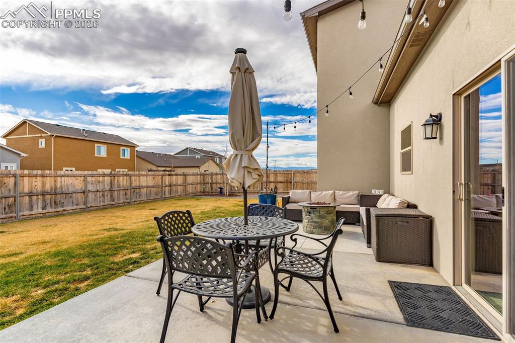 Image 38 of 50: Patio