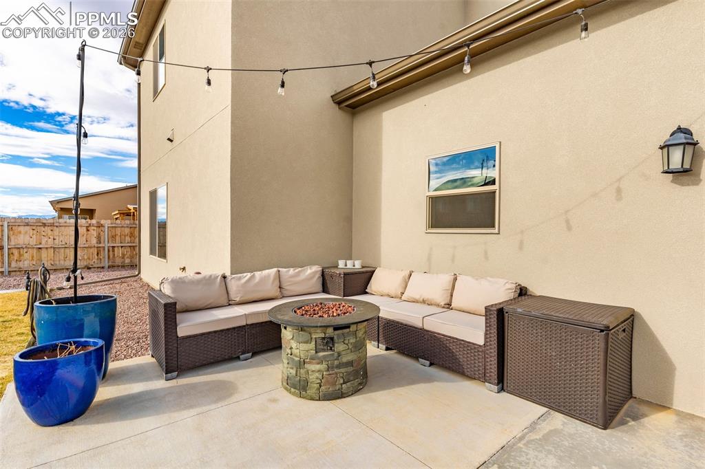 Image 39 of 50: Patio