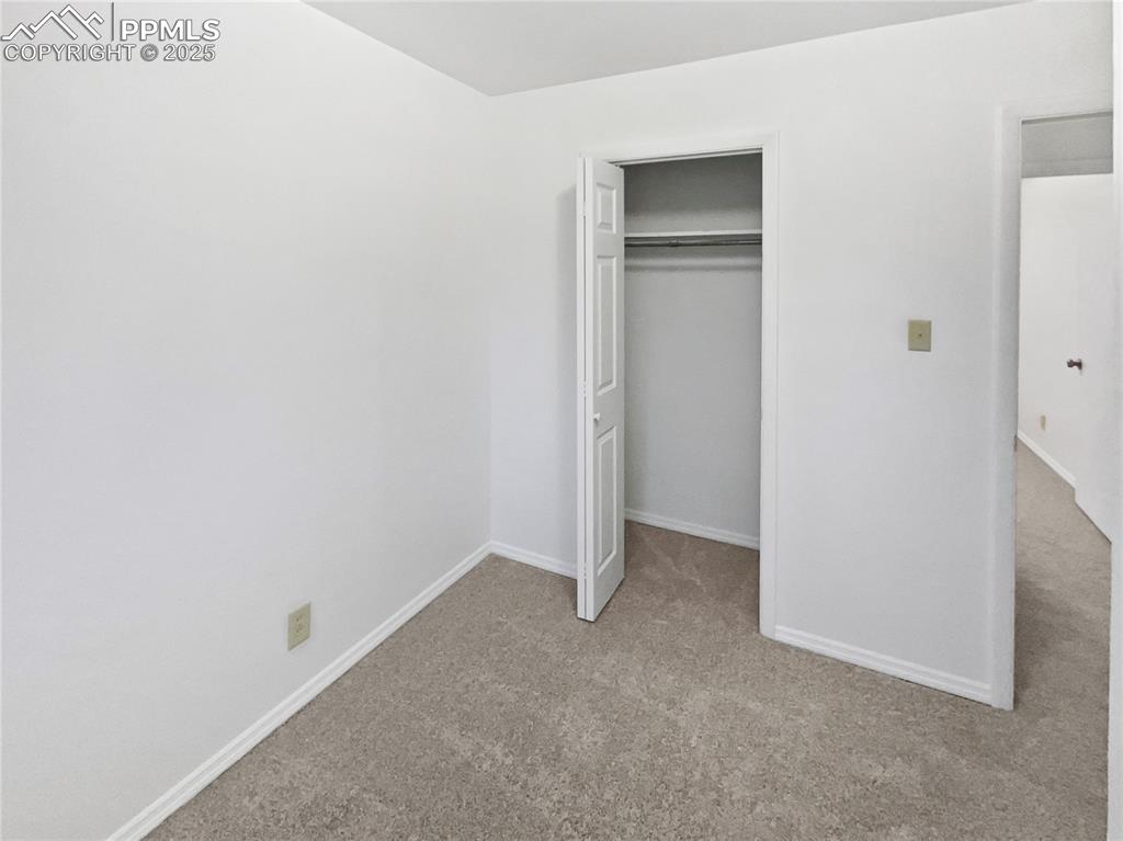 Image 10 of 23: Bedroom