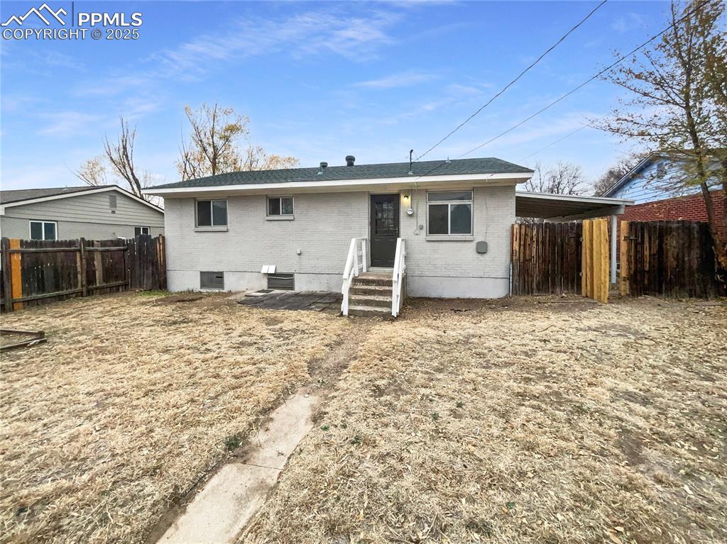 Image 20 of 23: Back of Structure