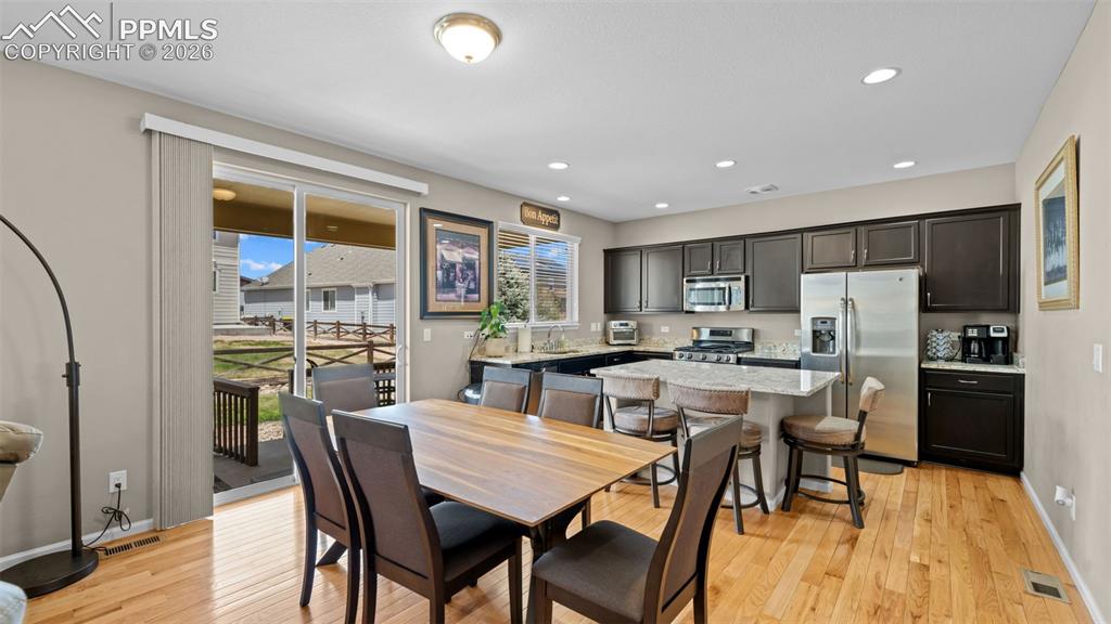 Image 5 of 39: Dining Area