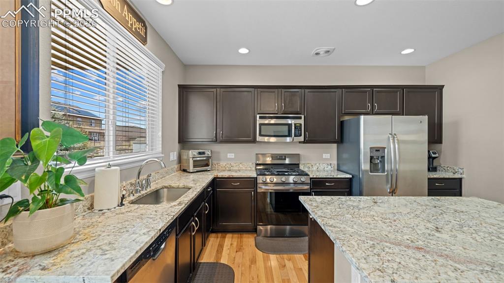 Image 9 of 39: Kitchen