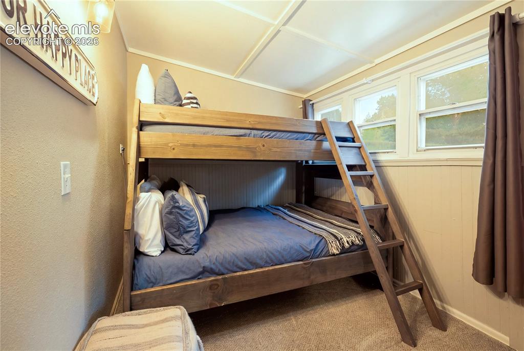 Image 22 of 42: Bedroom