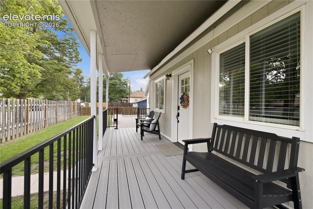Image 9 of 42: Deck