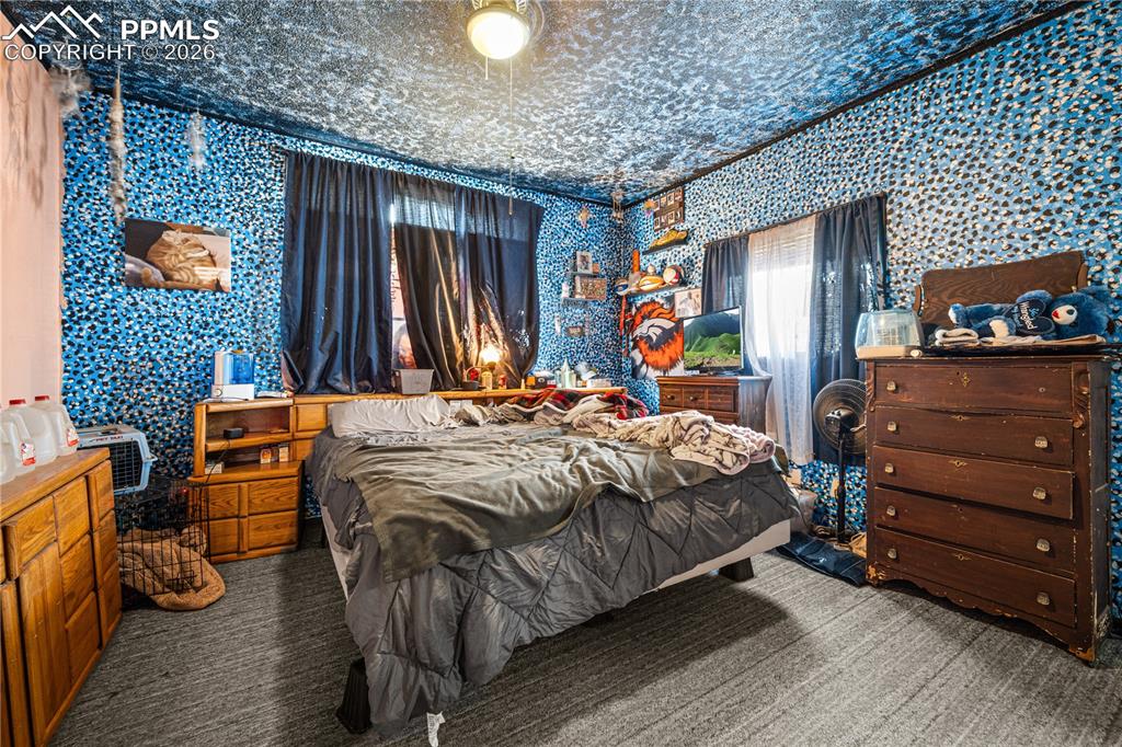 Image 11 of 26: Bedroom