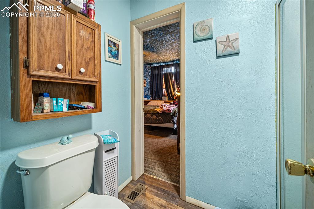 Image 14 of 26: Bathroom